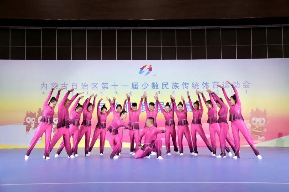 我们准备了, 教练在一旁