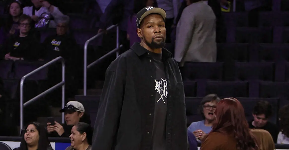 明年自由市, 一步爆发