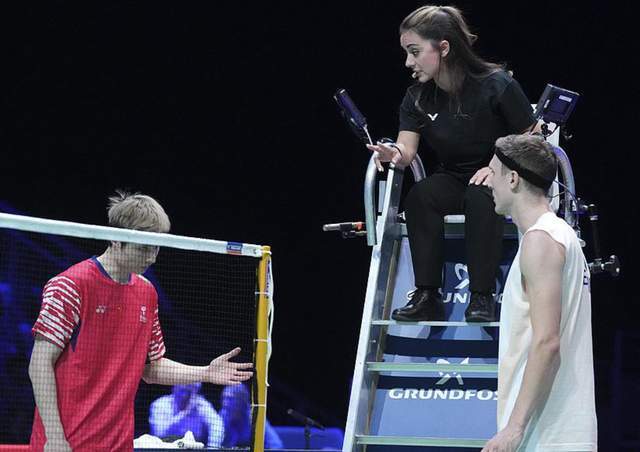 龙发生了争 龙发生了争