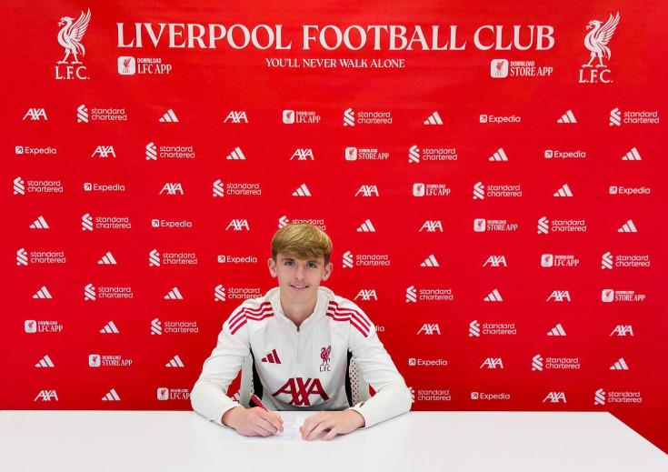 此后在曼城, 帖子, 很高兴签约